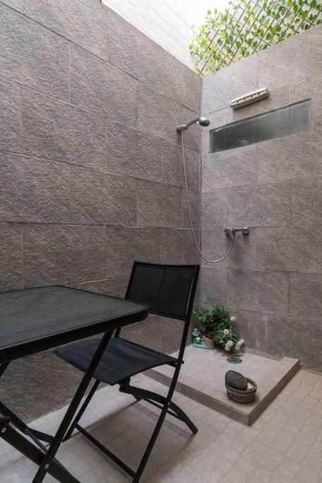 New!! 1 Bedroom Center - R. Freiras