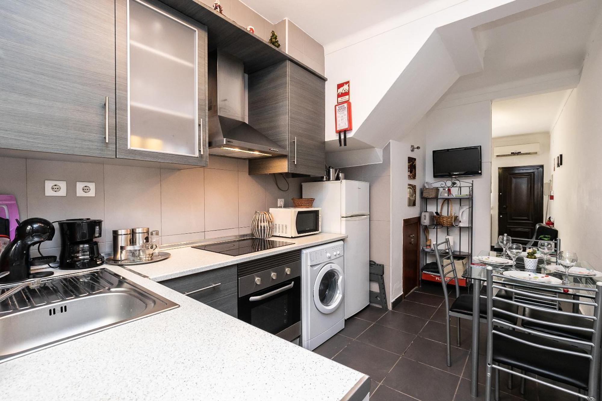 New!! 1 Bedroom Center - R. Freiras Apartment
