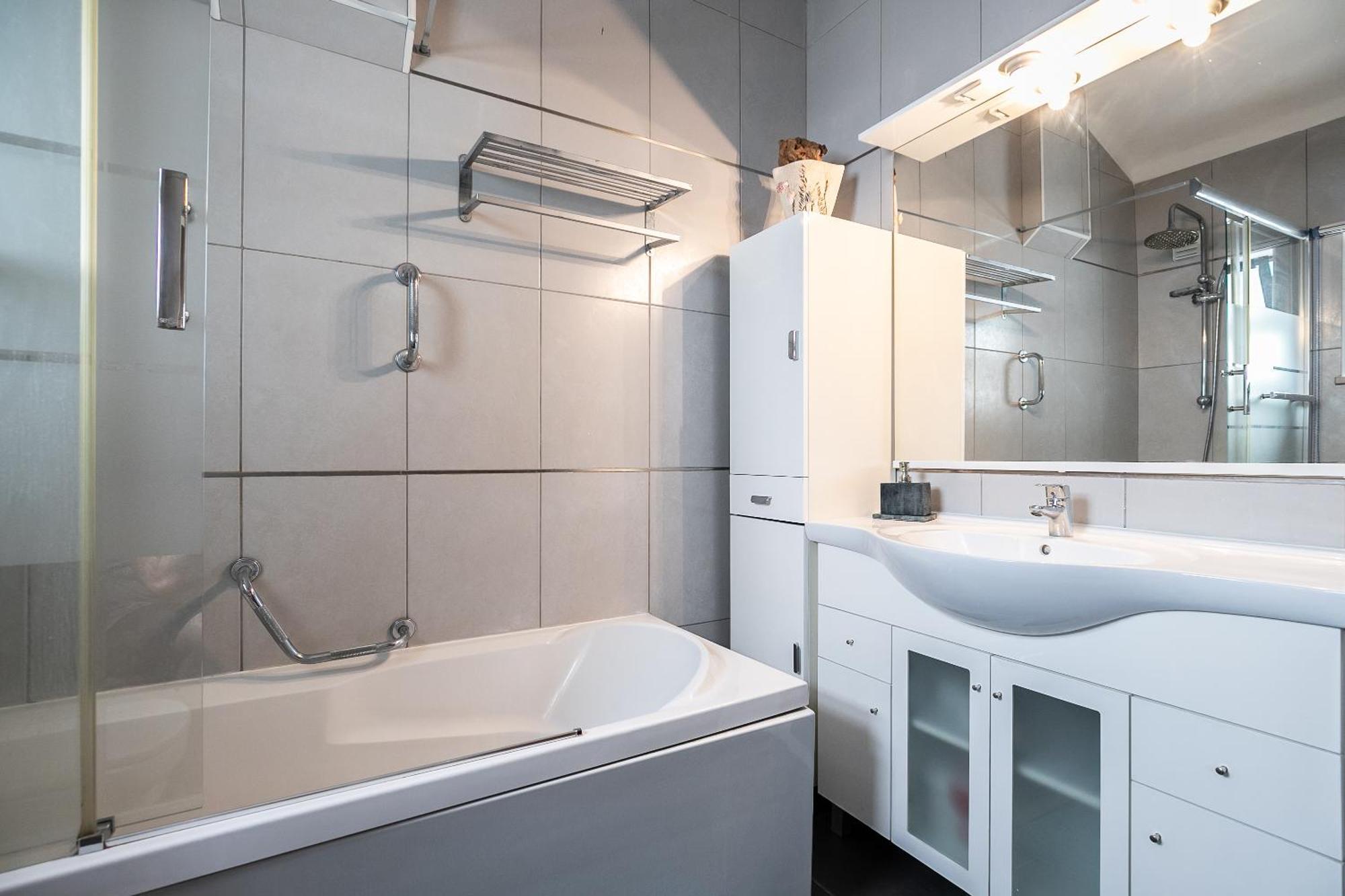 Apartment New!! 1 Bedroom Center - R. Freiras *