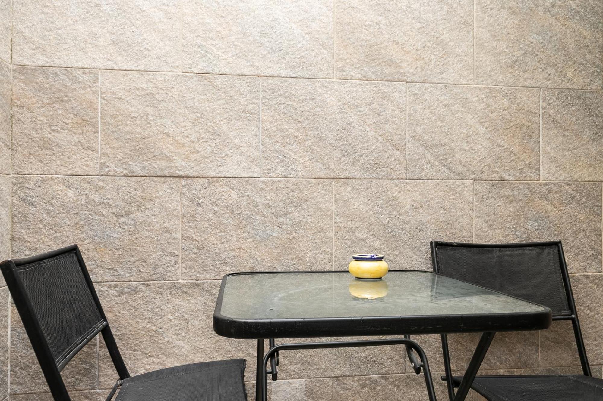New!! 1 Bedroom Center - R. Freiras *
