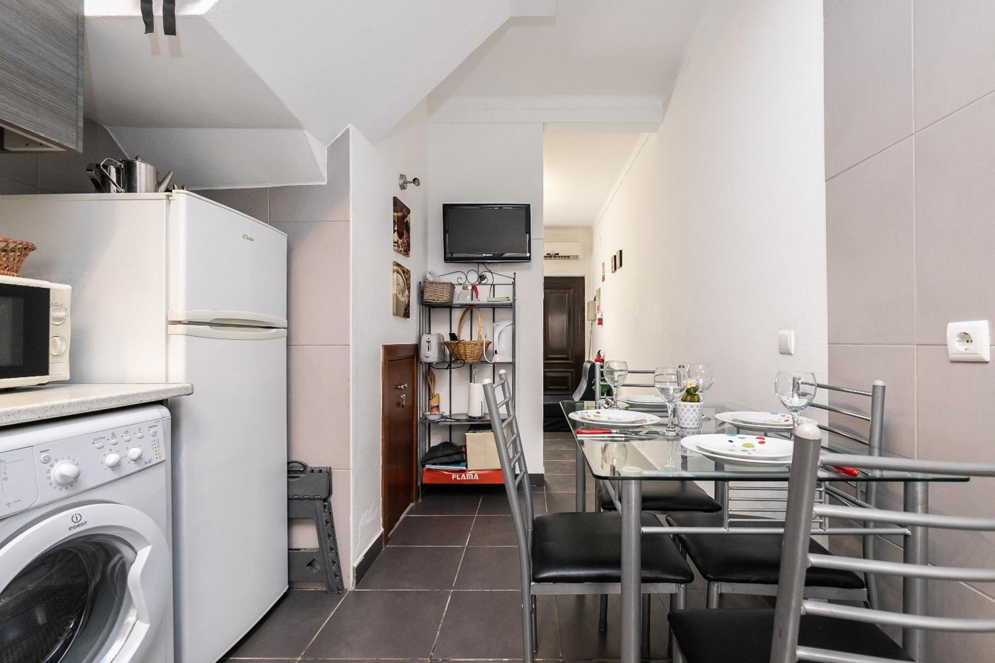 New!! 1 Bedroom Center - R. Freiras Apartment