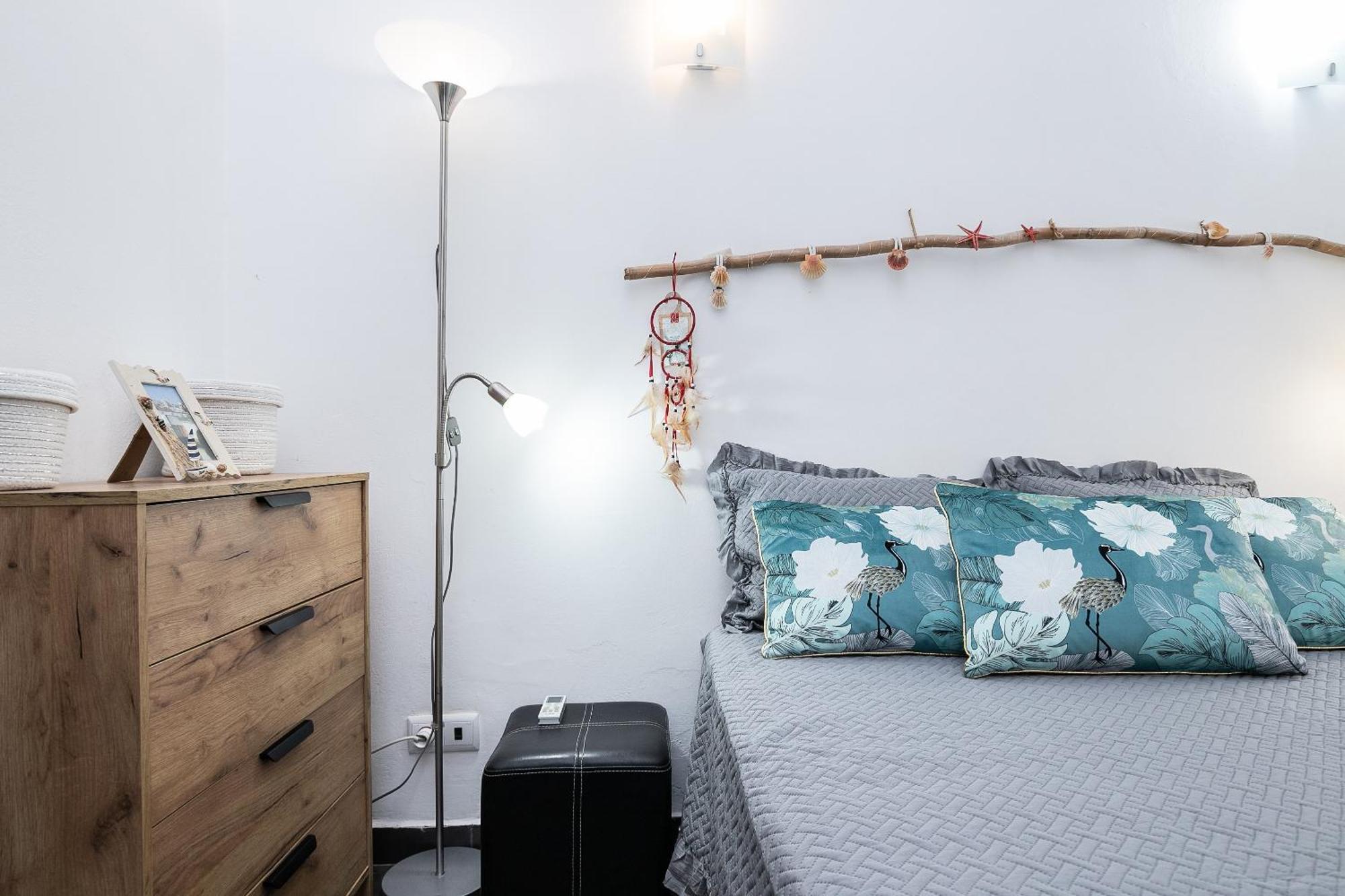 New!! 1 Bedroom Center - R. Freiras *